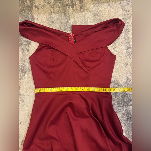 Women’s No Brand Burgundy Off the Shoulder Dress - Picture 6 of 6